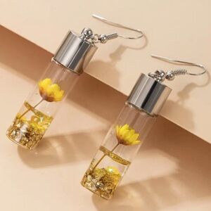 ✨🆕✨ Darling YELLOW Dried Flower Transparent Bottle Dangle Earrings✨